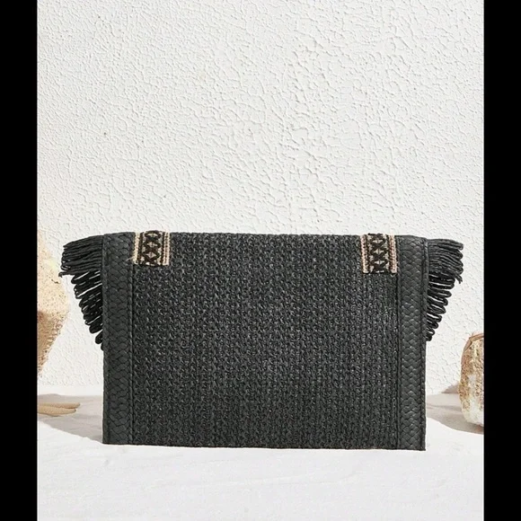 Dual-Color Straw Woven Fringe Clutch Purse - Picture 10 of 12